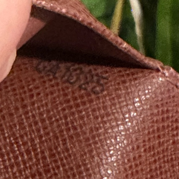 Authentic Louis Vuitton Monogram Tressor Wallet - Picture 2 of 16